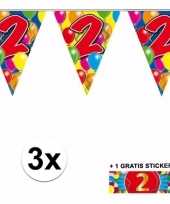 3 gekleurde slingers 2 jaar met sticker